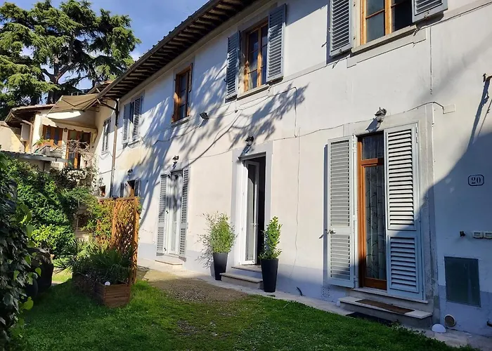 Courtyard Jacuzzi And Private Patio Апартаменты