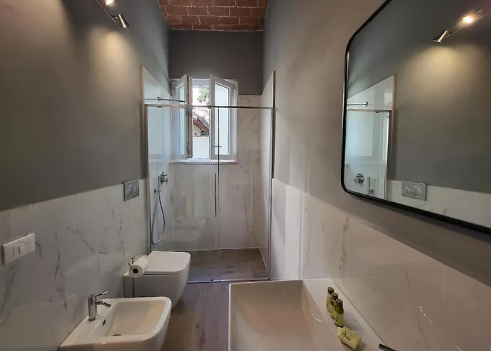 Courtyard Jacuzzi And Private Patio Апартаменты