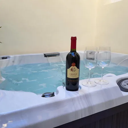 Apartamento Courtyard Jacuzzi And Private Patio *