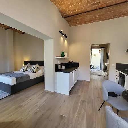 Courtyard Jacuzzi And Private Patio * فلورنس